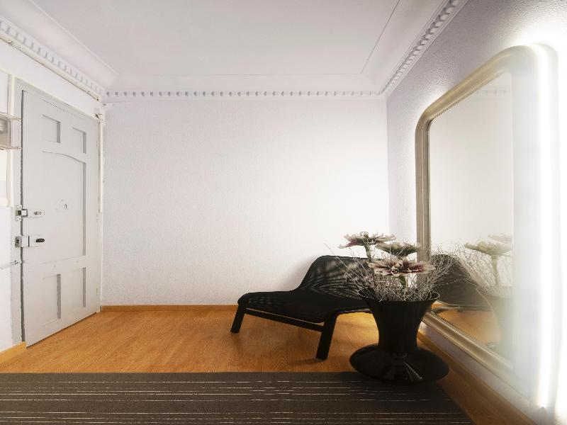 Barcelona 10 - Apartments المظهر الخارجي الصورة