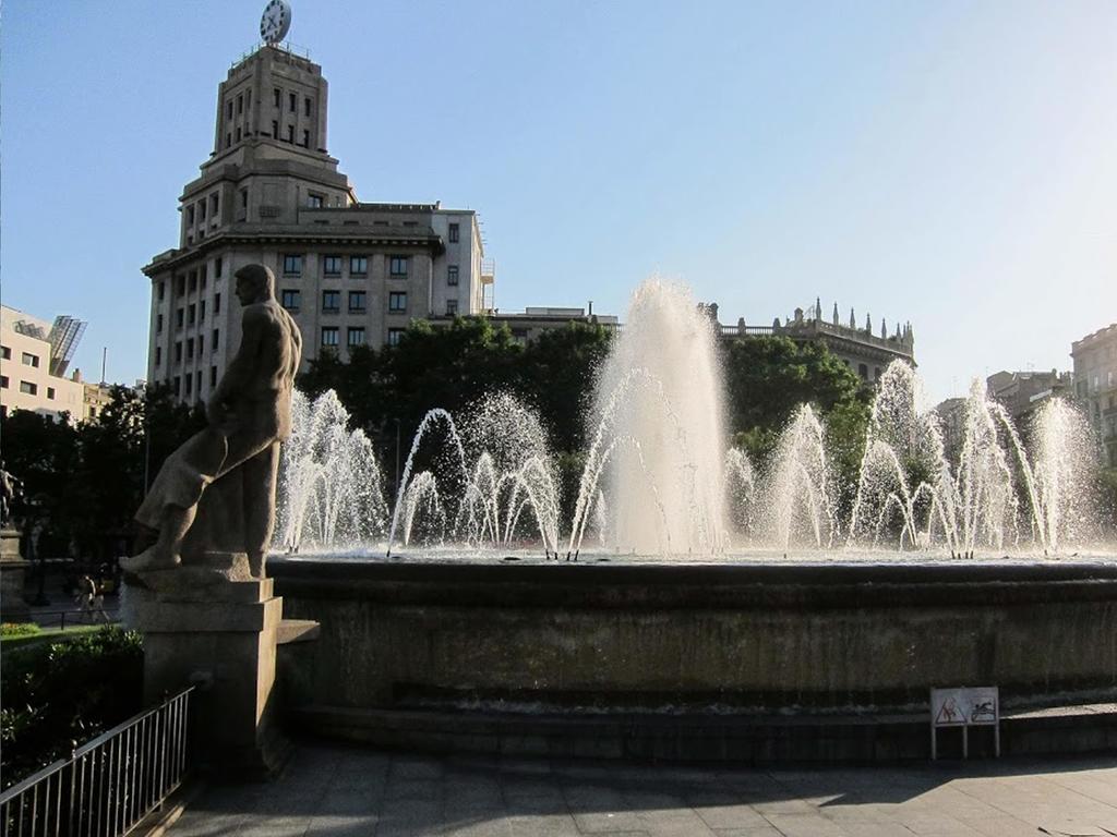 Barcelona 10 - Apartments المظهر الخارجي الصورة